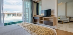 Deluxe 2 Bedroom Pool Suite