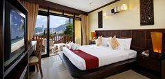 DELUXE DOUBLE ROOM
