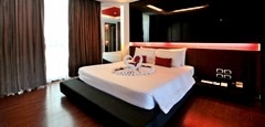 Deluxe Pool Access - Emotion (ชั้น 1) / 65 ตร.ม.