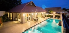 LUXURY 6-BEDROOM VILLA WITH GARDEN