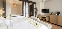 One Bedroom Suite Pool Residence
