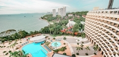 พาไปนอนติดหาด บรรยากาศแบบหรูๆ ที่ “Royal Cliff Beach Hotel Pattaya”
